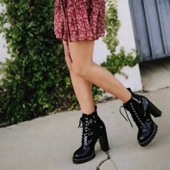 Black Lace-Up Women's Boots shiny black legion Jeffrey Campbell 7 heeled tall - Picture 11 of 13